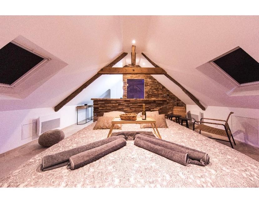 L'évasion-SPA-Hammam-Sauna Illimité - 2 à 4 pers Saint-Cyr-sur-Loire Esterno foto